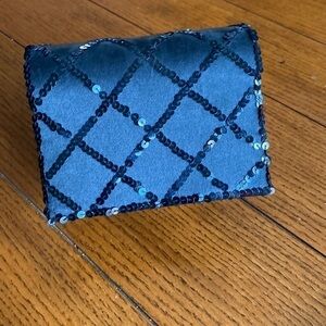 𝅺🍀 Sleek Black Satin Evening bag with sequins to add sparkle ✨ 🎉 HP🎉